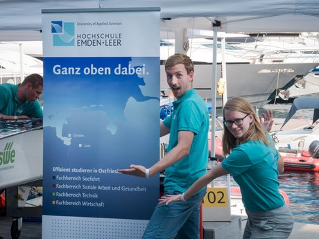 macht Werbung in Monaco: Das Solarboot-Team der Hochschule Emden/Leer