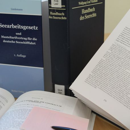Buch Seerecht in unserer Bibliothek Hochschule Emden/Leer