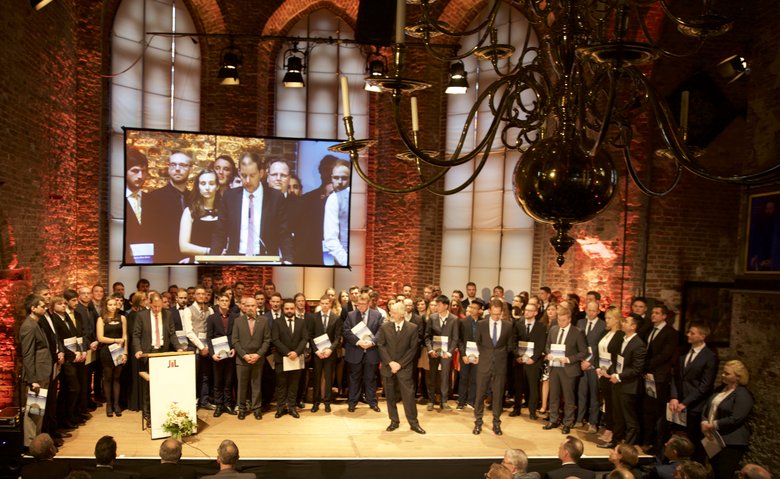 Diplomierungsfeier SS2018 Gruppenbild